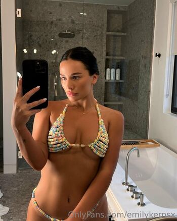 Full leaked Emilykernsx private photo
