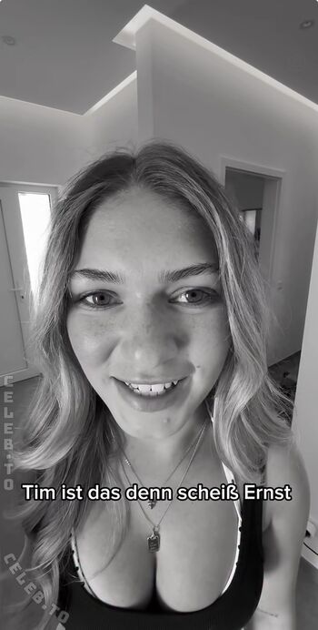 Full leaked Emilylior private photo