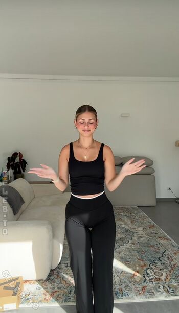 Full leaked Emilylior private photo