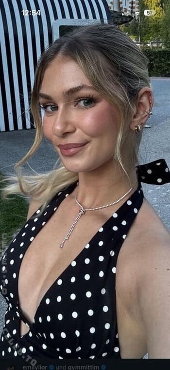 Full leaked Emilylior private photo