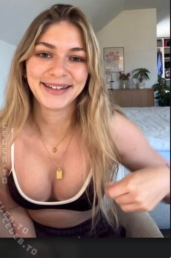 Full leaked Emilylior private photo