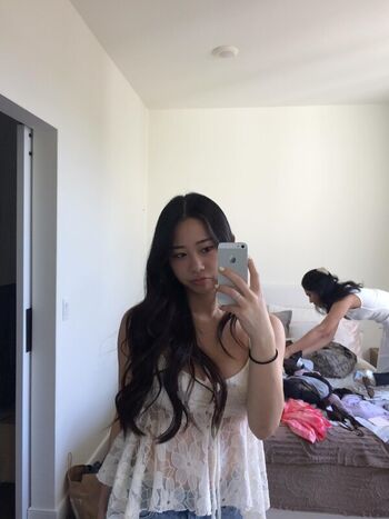 Full leaked Emilyllin private photo