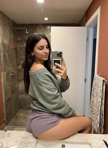 Full leaked Emilysal private photo