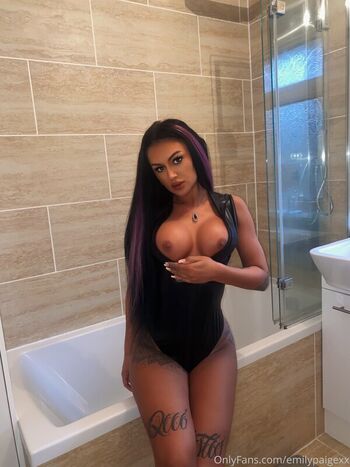 Full leaked Emilywakelingx page private photo