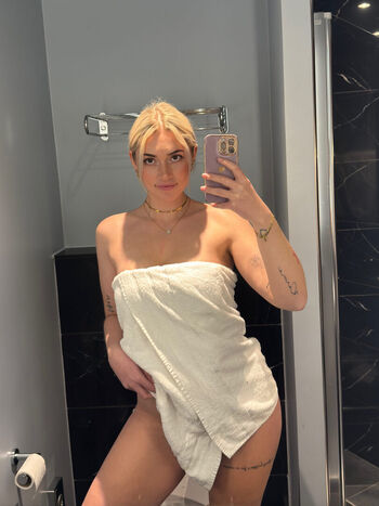 Full leaked Emimarie private photo