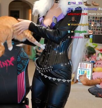 Full leaked Emiru page private photo