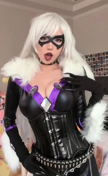 Full leaked Emiru page private photo