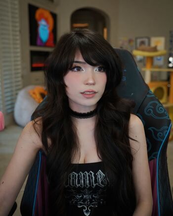 Full leaked Emiru  page private photo