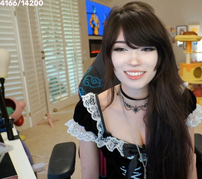 Full leaked Emiru  page private photo