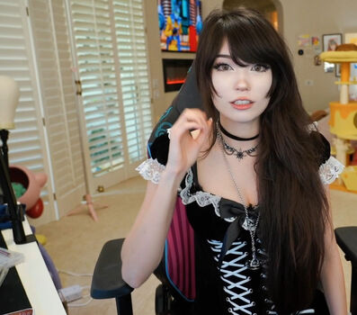 Full leaked Emiru  page private photo