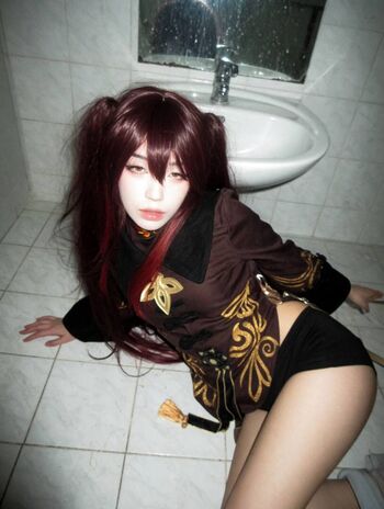 Full leaked Emiru page private photo