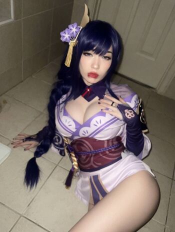 Full leaked Emiru page private photo