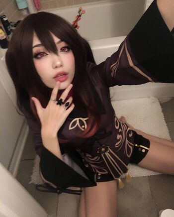 Full leaked Emiru page private photo