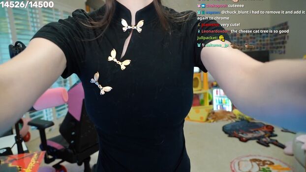 Full leaked Emiru page private photo