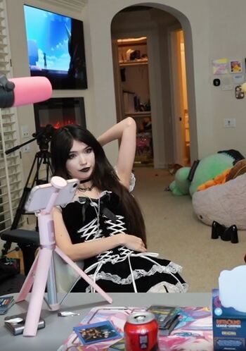 Full leaked Emiru page private photo