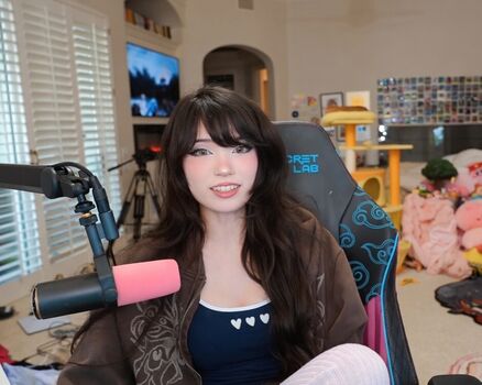Full leaked Emiru private photo