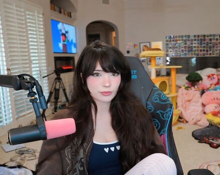 Full leaked Emiru private photo