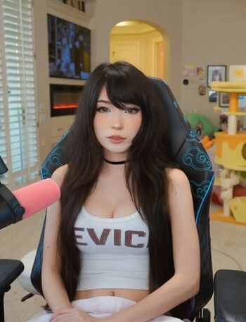 Full leaked Emiru page private photo