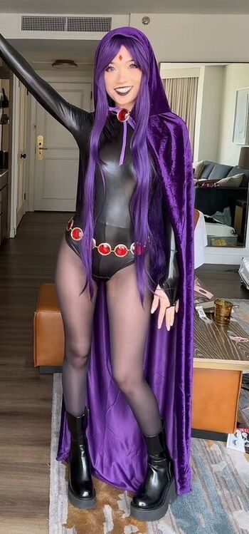 Full leaked Emiru page private photo