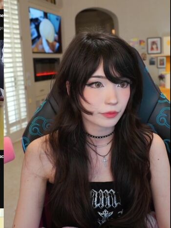 Full leaked Emiru private photo