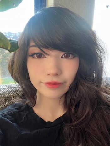 Full leaked Emiru private photo