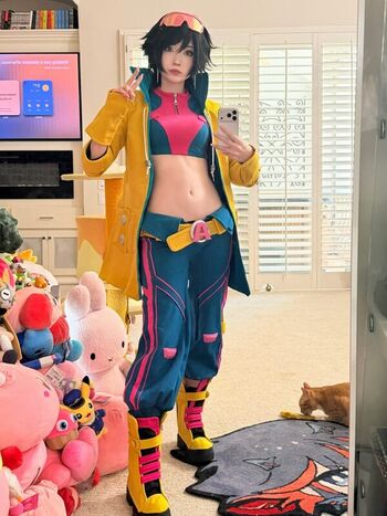 Full leaked Emiru private photo