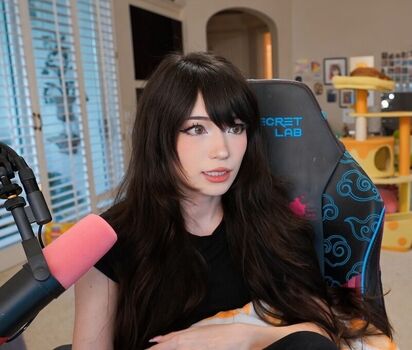 Full leaked Emiru page private photo