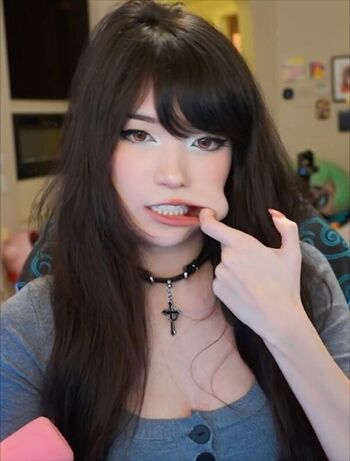 Full leaked Emiru page private photo