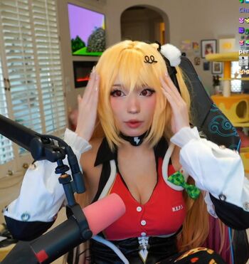 Full leaked Emiru  page private photo