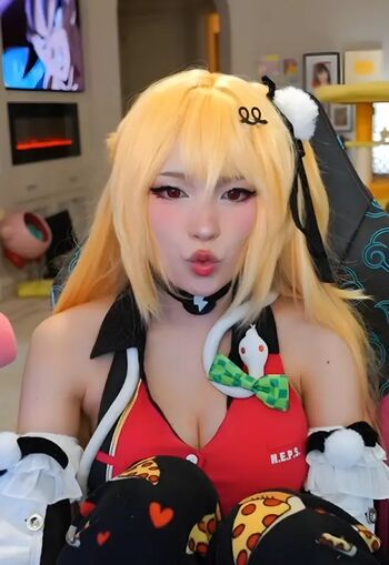 Full leaked Emiru  page private photo