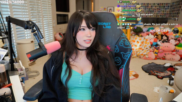 Full leaked Emiru  page private photo