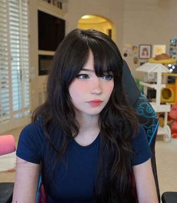 Full leaked Emiru  page private photo
