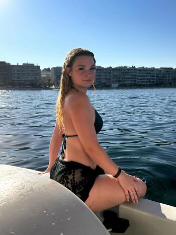 Full leaked Emma private photo