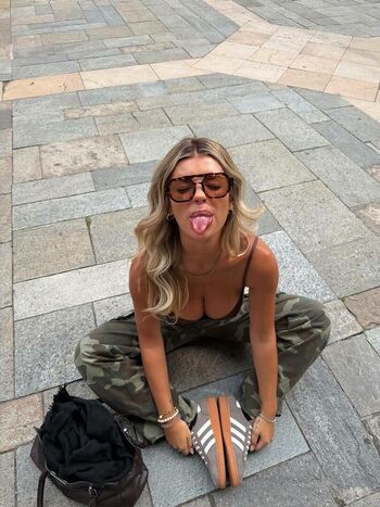 Full leaked Emma bourson private photo