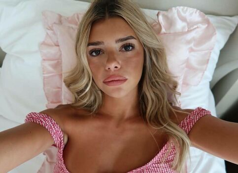 Full leaked Emma bourson private photo