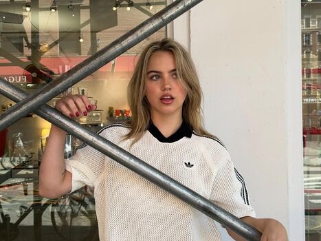 Full leaked Emma brooks private photo