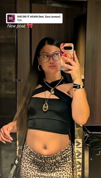 Full leaked Emma rose private photo