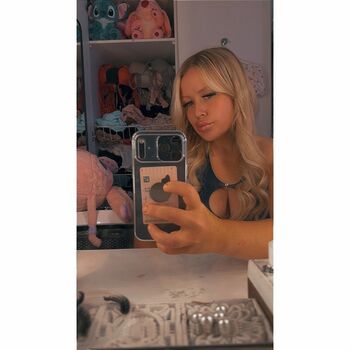 Full leaked Emma solander private photo