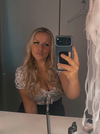 Full leaked Emma solander private photo