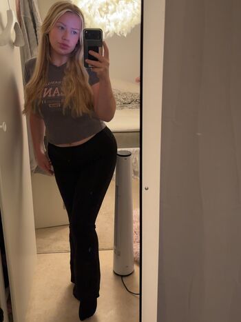 Full leaked Emma solander private photo