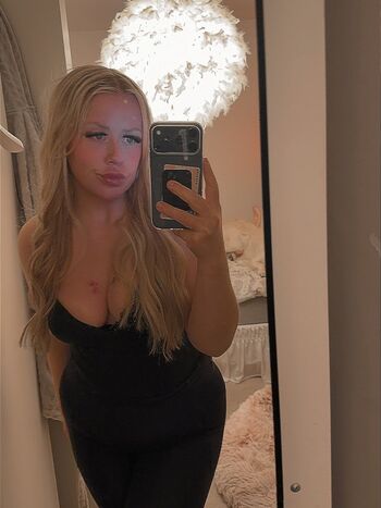 Full leaked Emma solander private photo