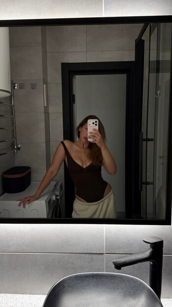 Full leaked Emmanuela private photo