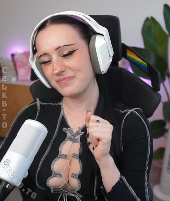 Leaked Daniimee / private photo viral onlyfans