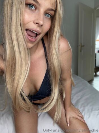 Full leaked Emmylafrenchie private photo