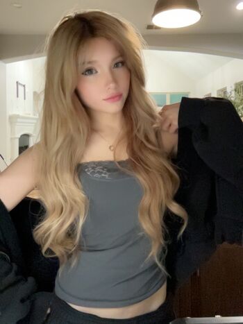 Full leaked Emmyuh private photo
