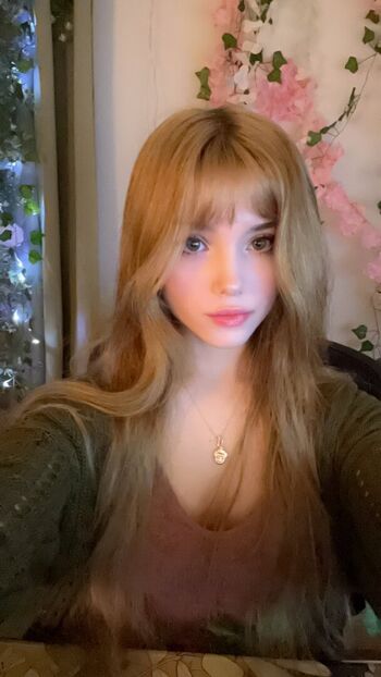 Full leaked Emmyuh page private photo