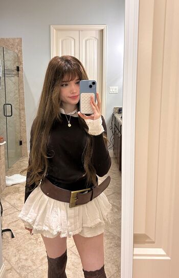 Full leaked Emmyuh private photo