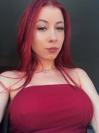 Full leaked Emnie thug private photo