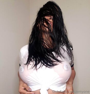 Full leaked Emymonts private photo