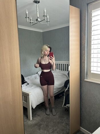 Full leaked Emzeeni private photo